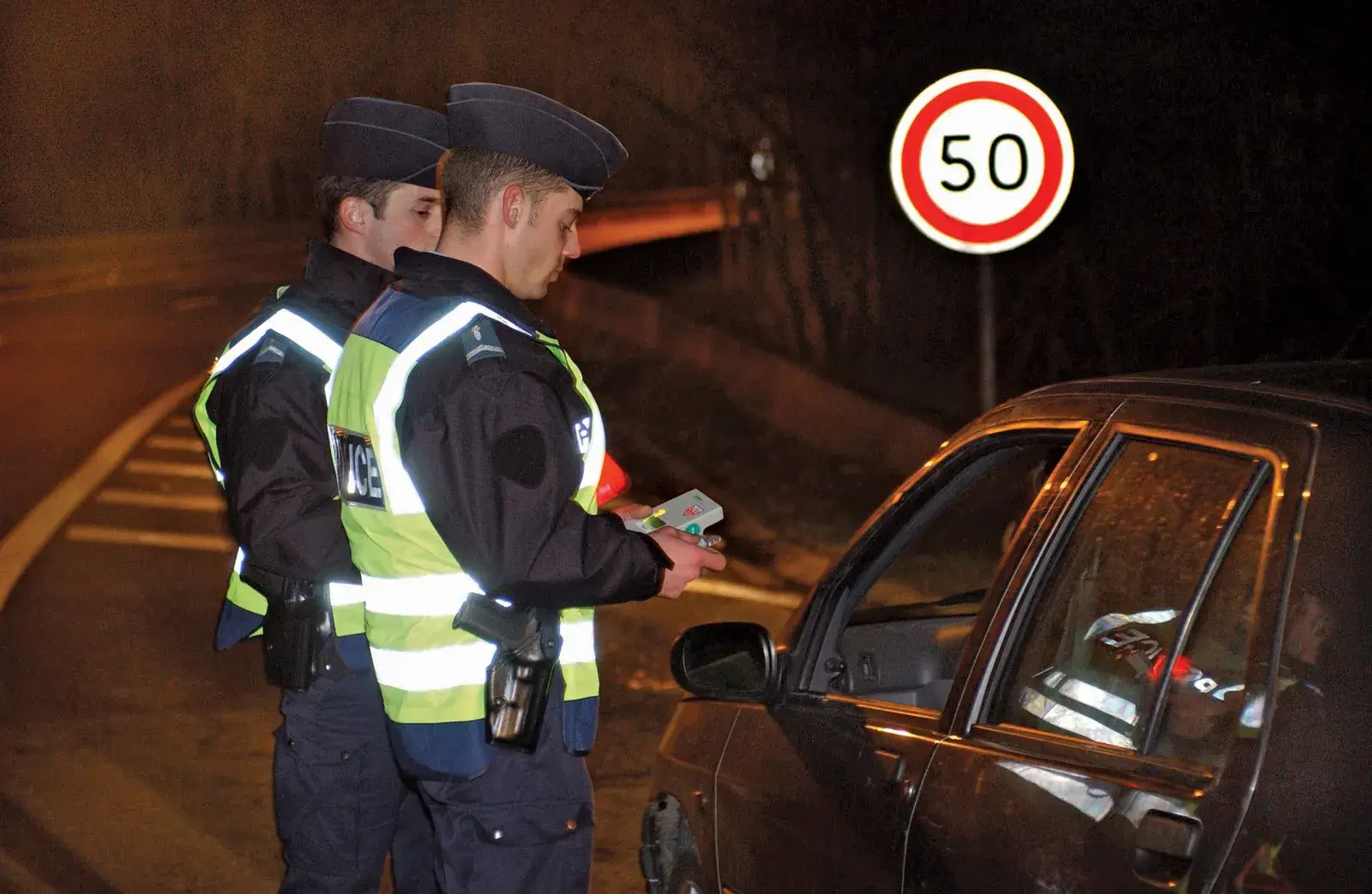 police-officers-motorist-blood-alcohol-level